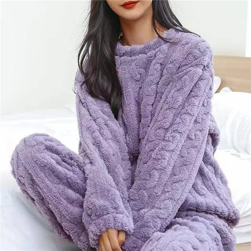 Women's pajamas set Winter coral velvet homewear Velvet thickened two-piece home suit Fluffy O-neck leisure pajamas